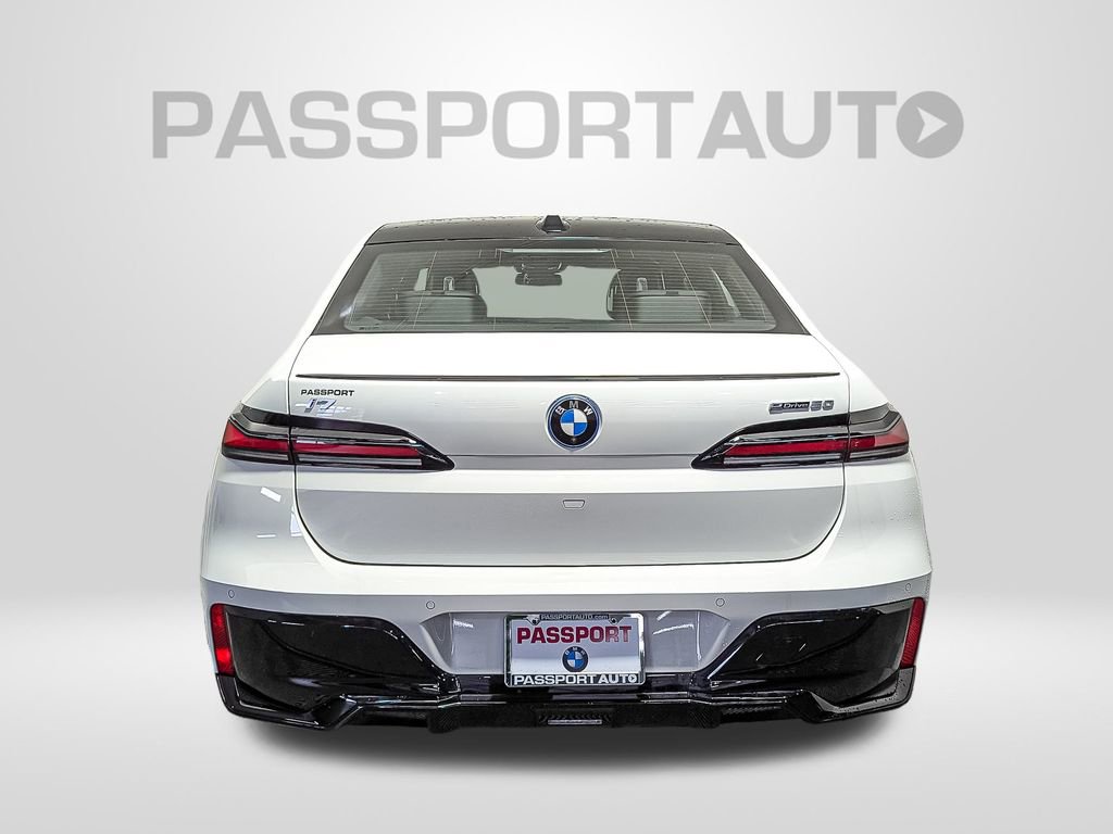 Used 2025 BMW i7 eDrive50 w/ M Sport Package image 5