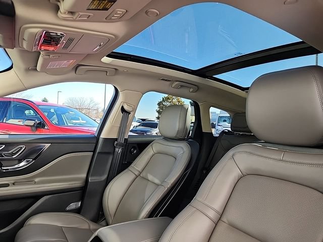 New 2025 Lincoln Corsair Reserve w/ Equipment Group 202A AWD/4WD image 25
