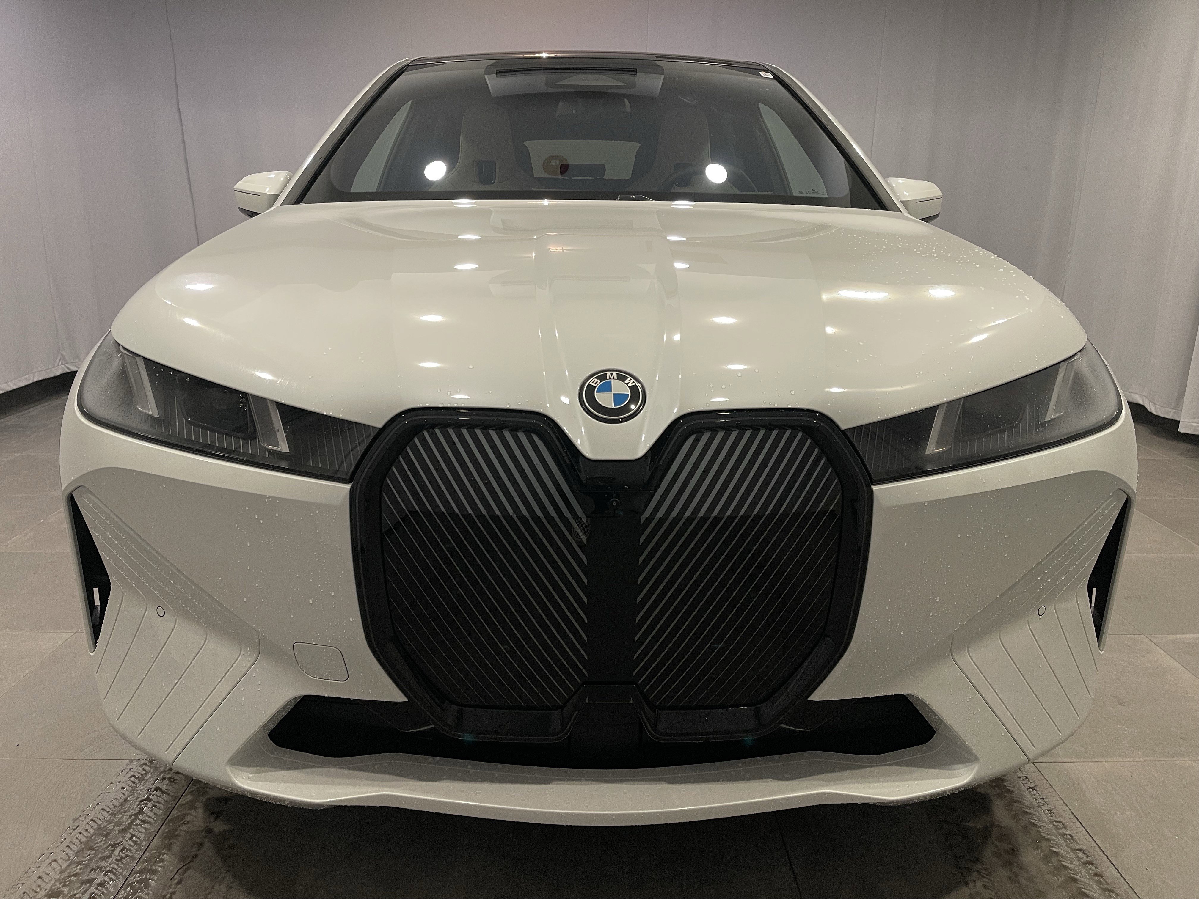New 2026 BMW iX xDrive45 w/ Premium Package AWD/4WD image 2