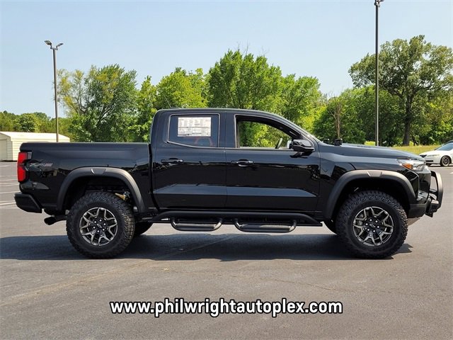 New 2025 Chevrolet Colorado ZR2 w/ Off-Road Front Bumper Package image 3