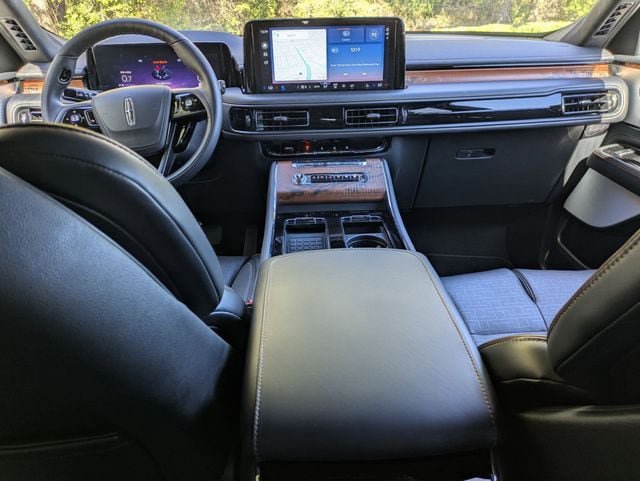 New 2025 Lincoln Aviator Black Label AWD/4WD image 6