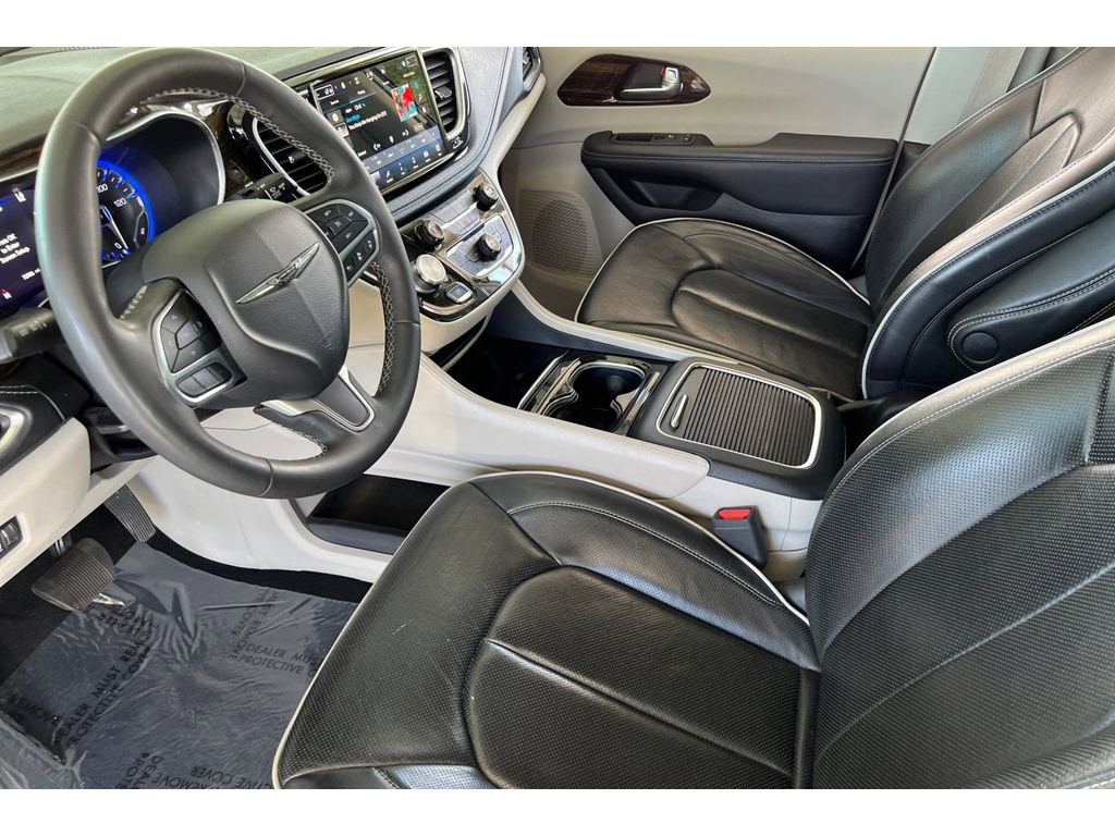 Used 2023 Chrysler Pacifica Limited image 12