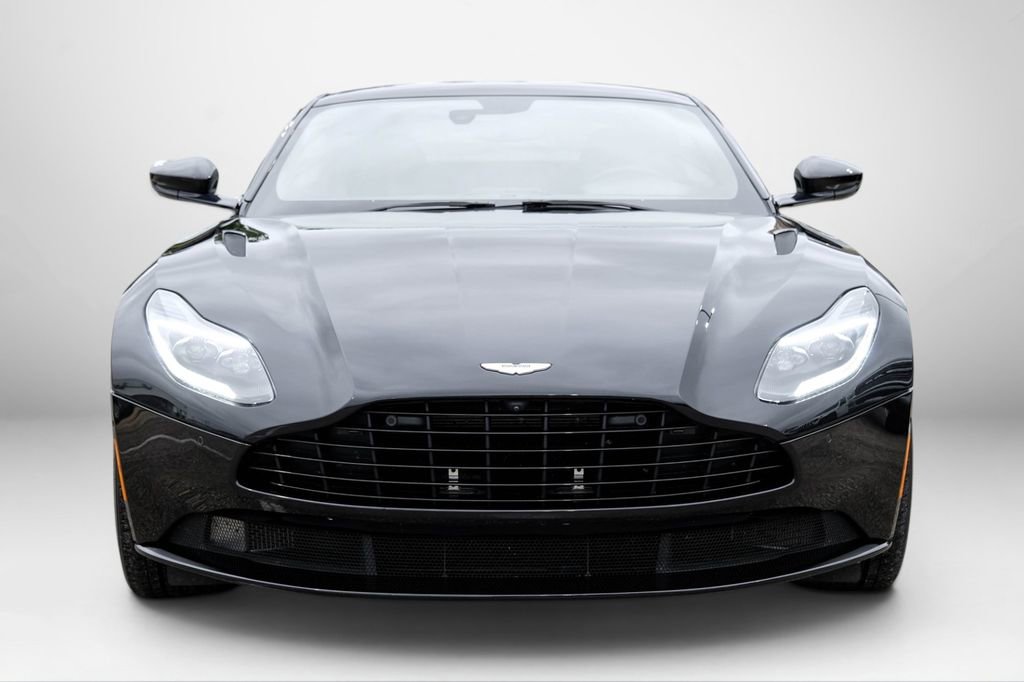 Used 2020 Aston Martin DB11 Coupe RWD image 3