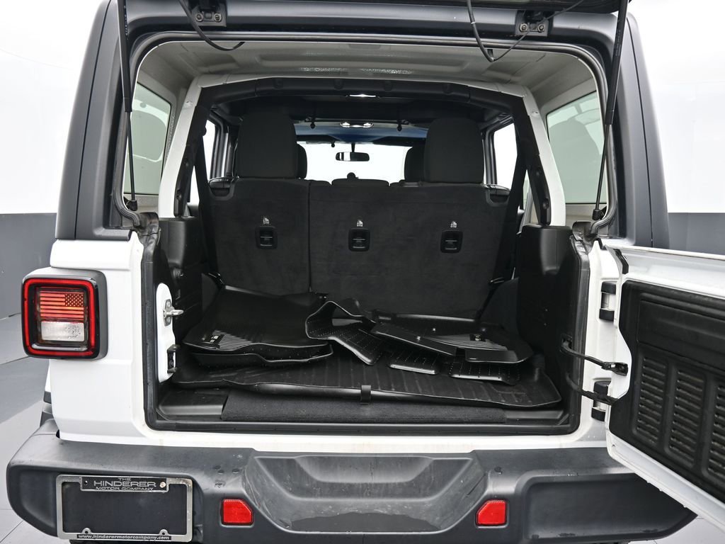 Used 2020 Jeep Wrangler Unlimited Sahara AWD/4WD image 14