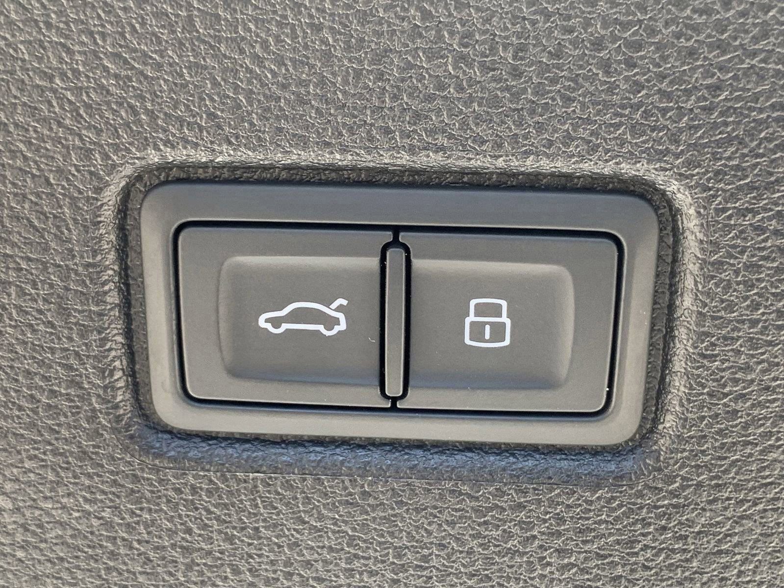 Used 2023 Audi SQ7 Premium Plus AWD/4WD image 10