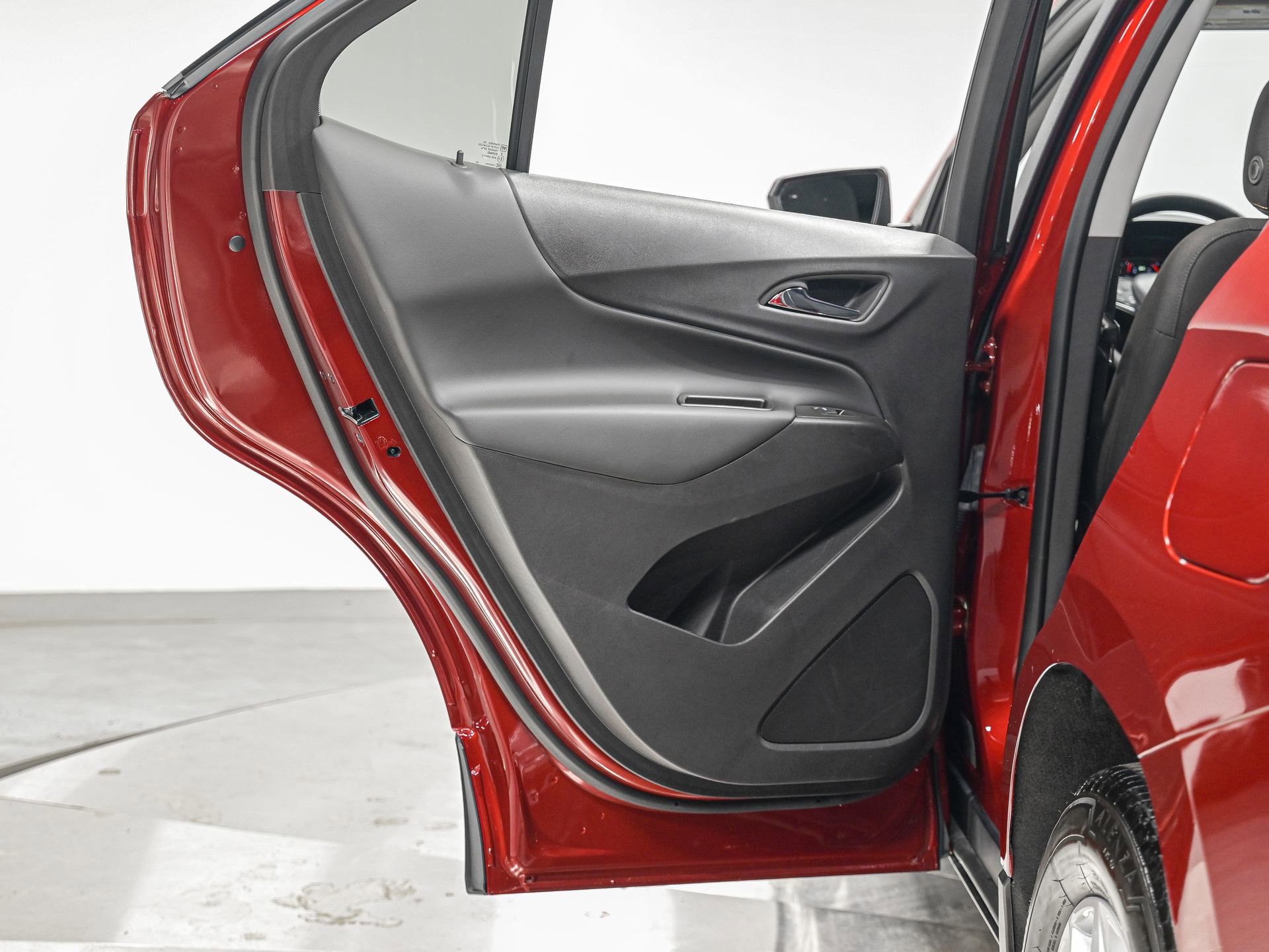 Used 2023 Chevrolet Equinox LT image 25