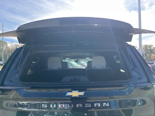 New 2025 Chevrolet Suburban Premier image 6
