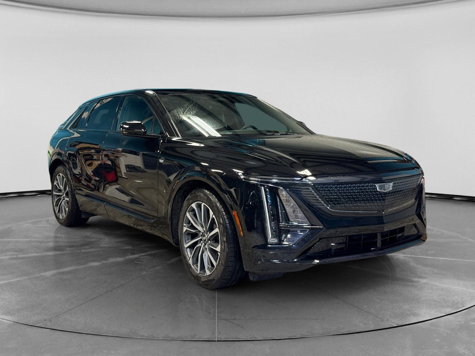Used 2024 Cadillac Lyriq Sport w/ LPO, Floor Liner Package RWD image 4