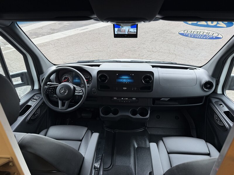 Used 2024 Mercedes-Benz Sprinter 3500 image 17