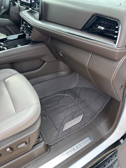 Used 2026 Chevrolet Tahoe LT w/ Comfort Package RWD image 16