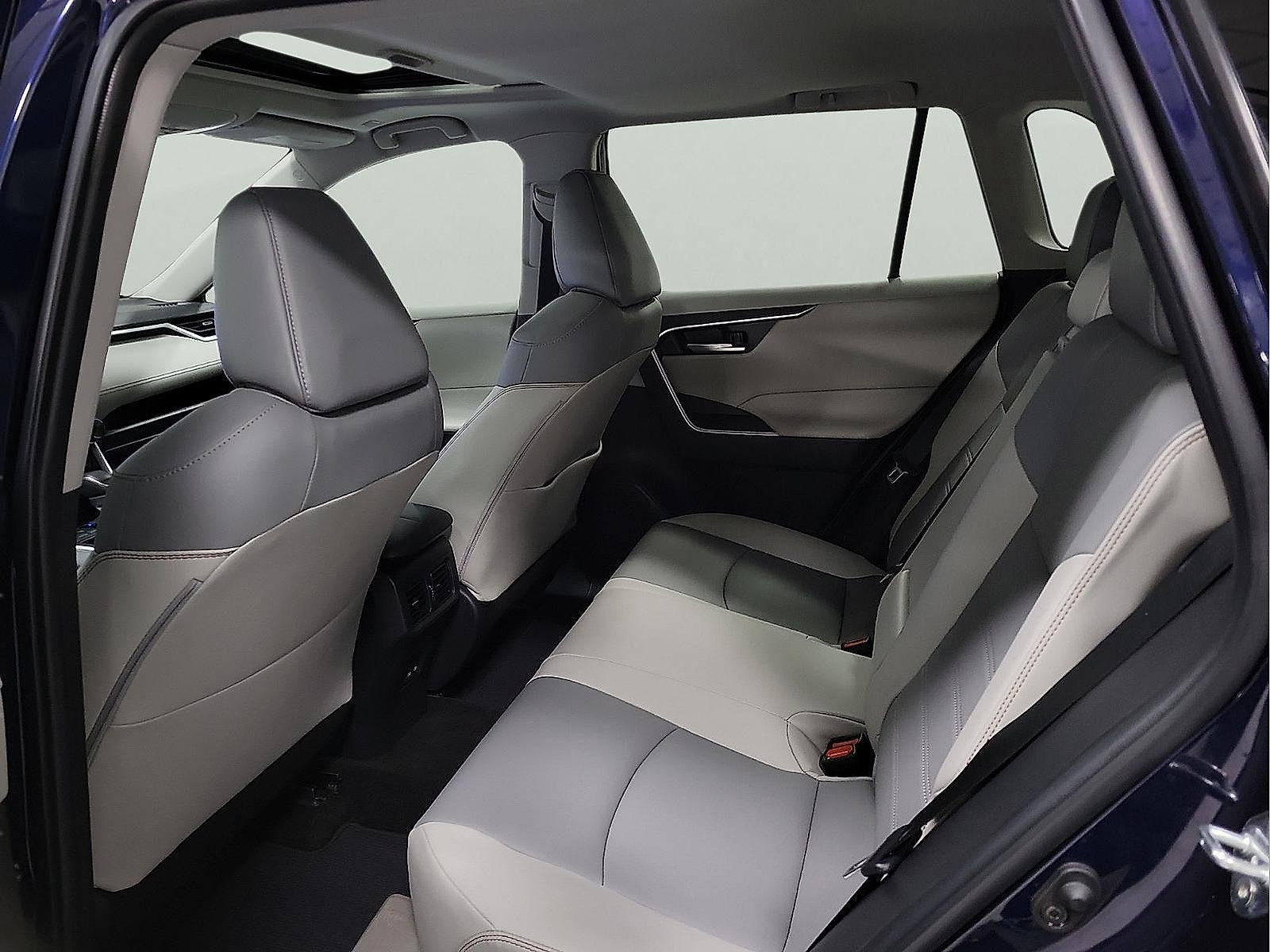 Certified 2023 Toyota RAV4 XLE Premium image 9