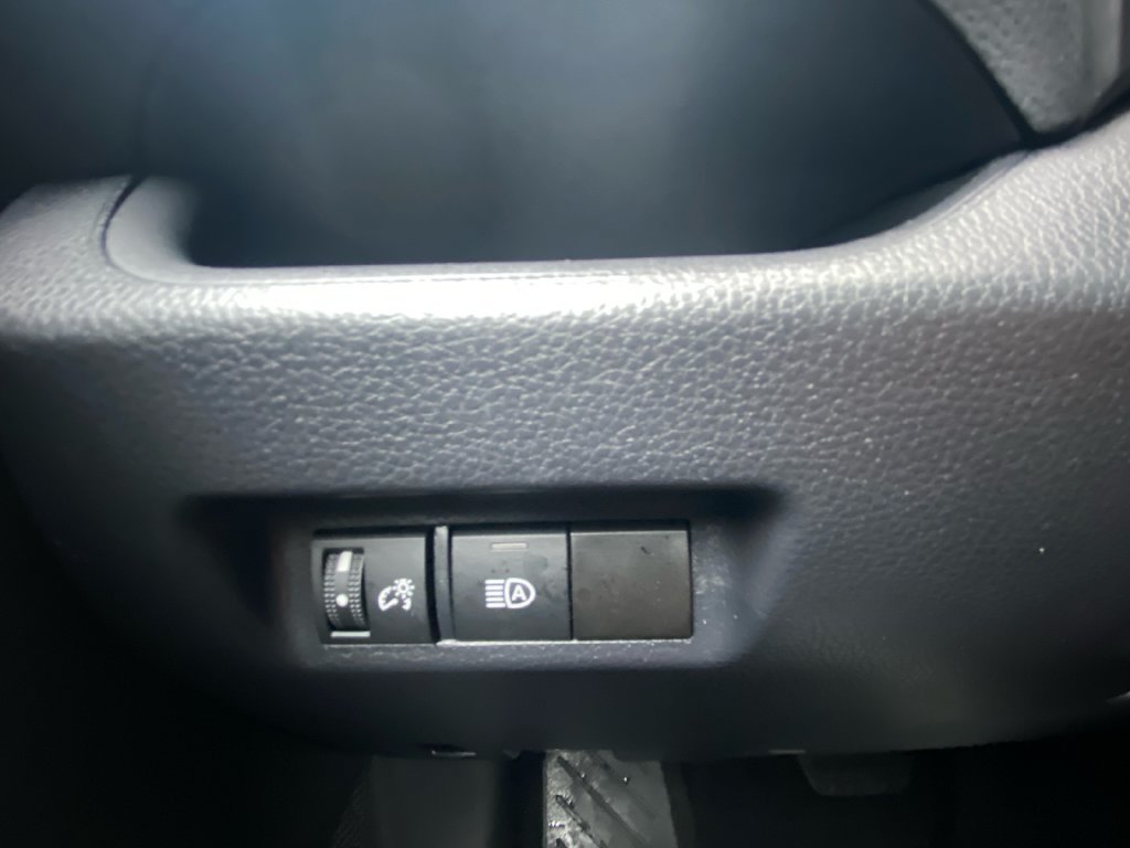 Used 2024 Toyota RAV4 XLE AWD/4WD image 16