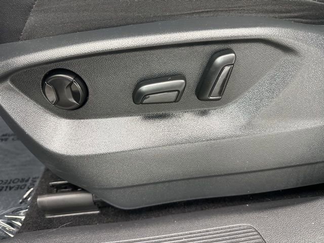 Used 2021 Volkswagen Tiguan SE image 11