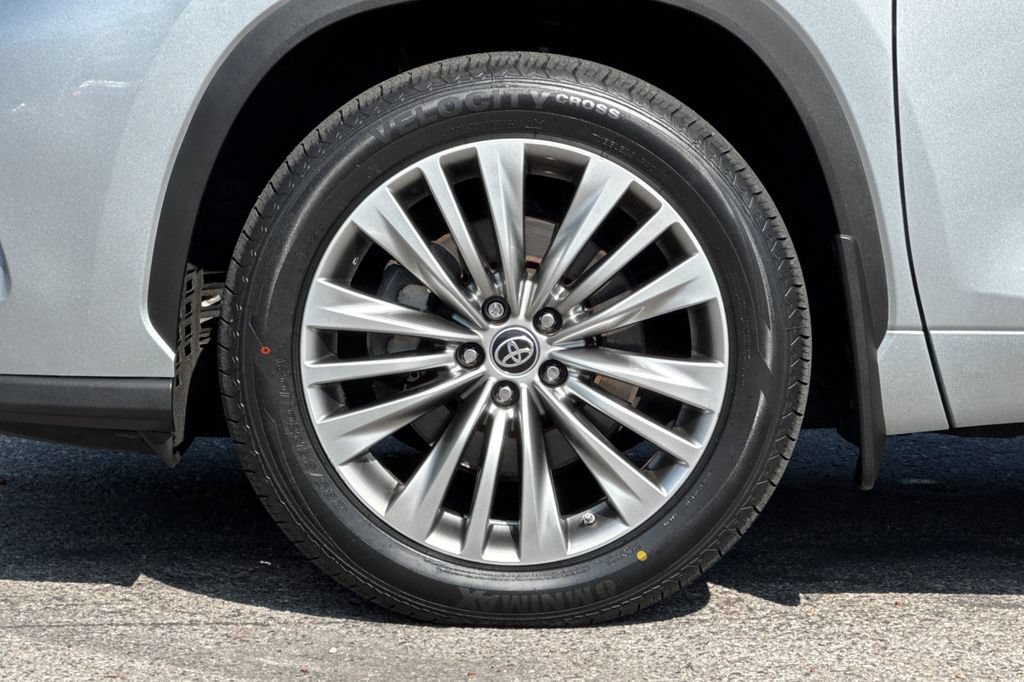 Used 2022 Toyota Highlander Platinum AWD/4WD image 28