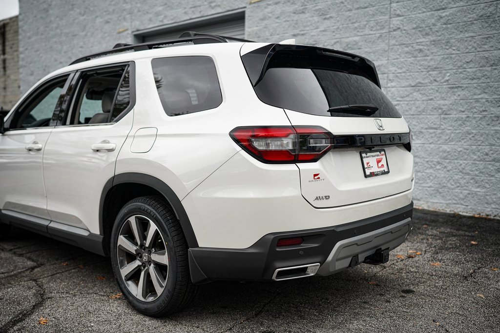 Used 2024 Honda Pilot Touring image 12