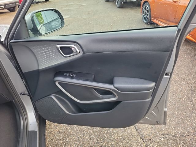 Used 2024 Kia Soul LX image 34