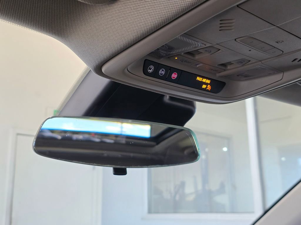 Used 2022 Cadillac XT4 Luxury image 16