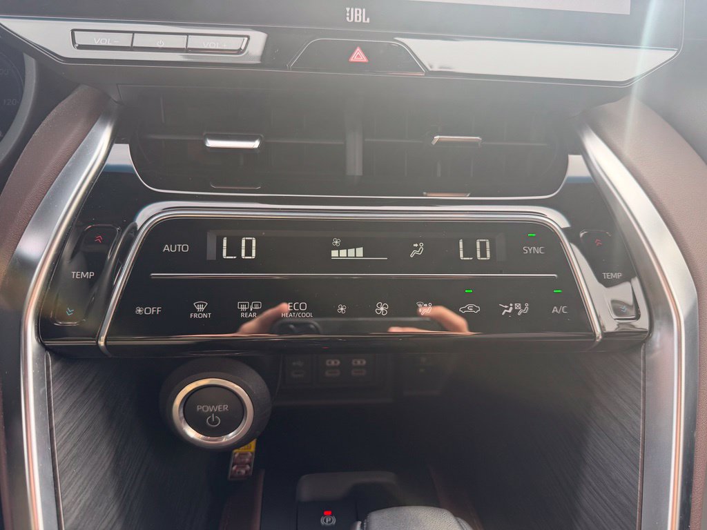 Certified 2023 Toyota Venza Limited AWD/4WD image 19
