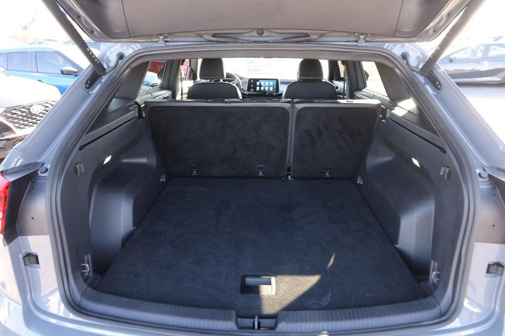 Used 2024 Volkswagen Atlas Cross Sport SE image 7