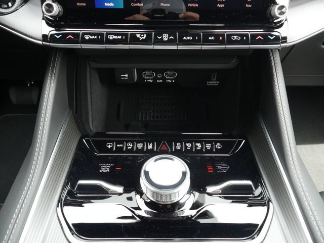 New 2026 Jeep Grand Wagoneer L Summit AWD/4WD image 25