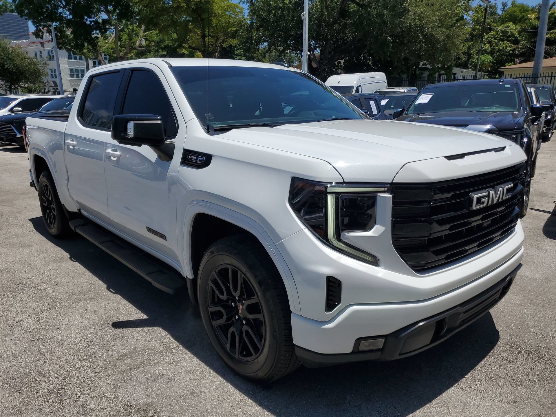 Used 2023 GMC Sierra 1500 Elevation w/ Elevation Premium Package RWD image 2