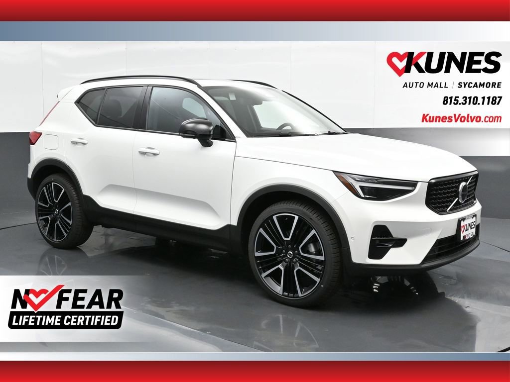 New 2025 Volvo XC40 B5 Plus w/ Climate Package