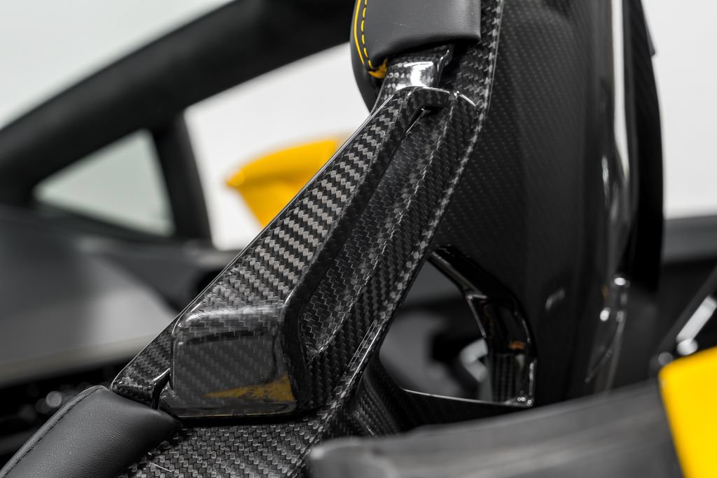 Used 2022 Lamborghini Huracan EVO RWD image 22