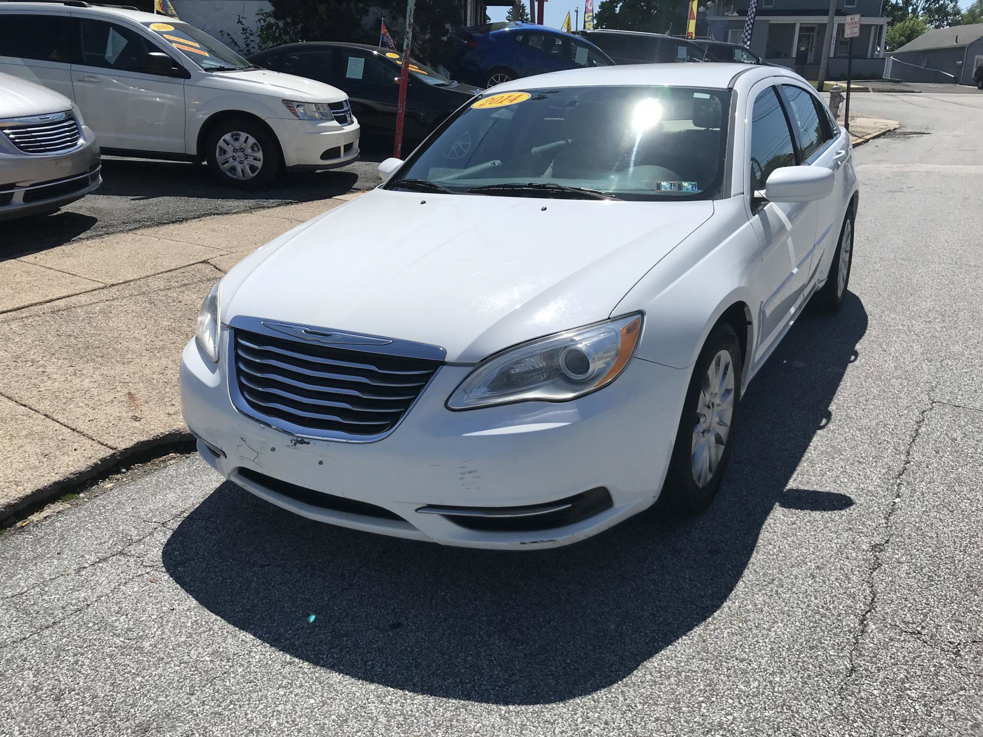 Used 2014 Chrysler 200 LX FWD image 3