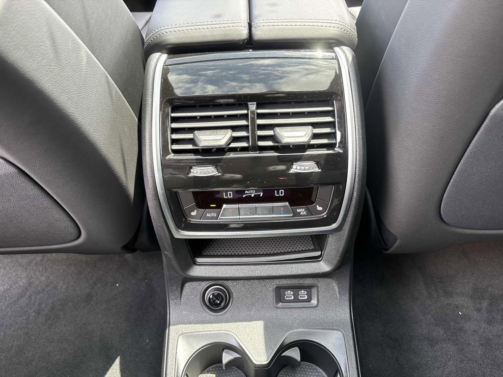 New 2026 BMW X7 xDrive40i w/ M Sport Package image 32