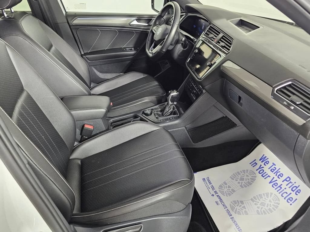 Used 2022 Volkswagen Tiguan SE R-Line AWD/4WD image 12