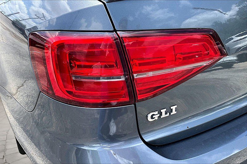 Used 2017 Volkswagen Jetta GLI FWD image 26