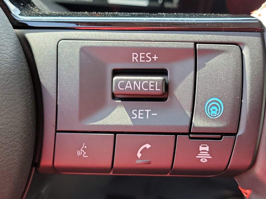 Certified 2025 Nissan Kicks SR image 30