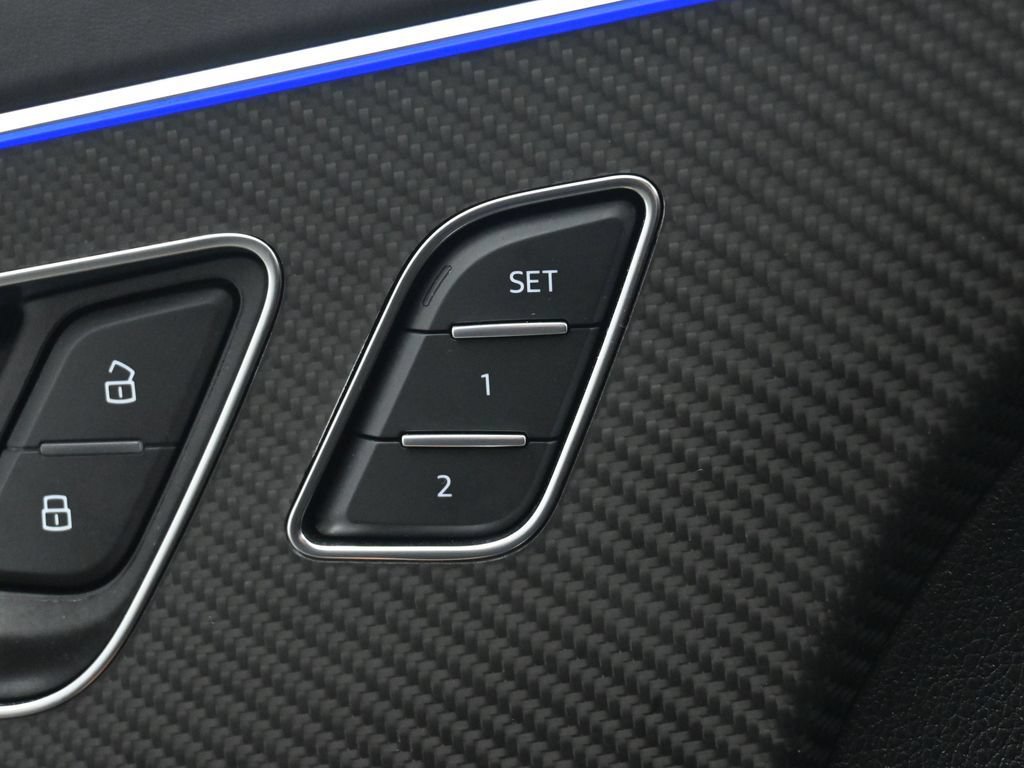 Used 2022 Audi RS Q8 w/ Luxury Package AWD/4WD image 36
