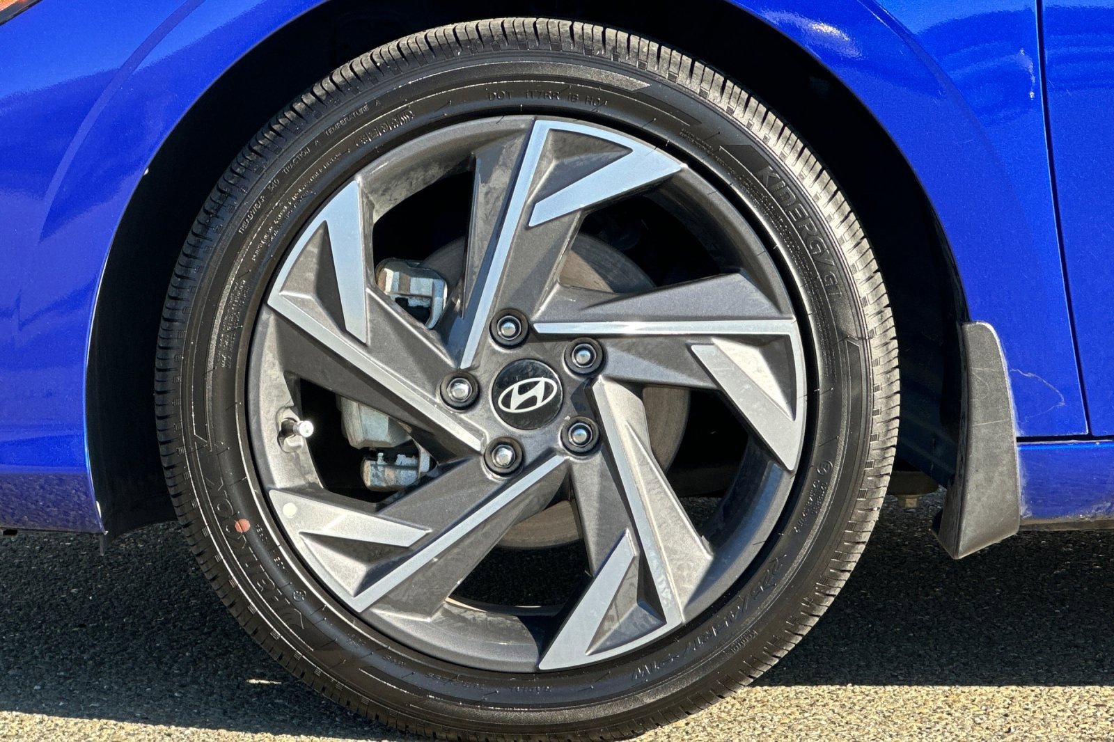 Used 2025 Hyundai Elantra Limited image 33