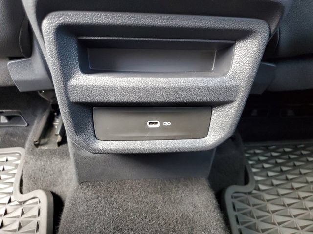 Certified 2023 Volkswagen Taos SE w/ Panoramic Sunroof Package FWD image 18