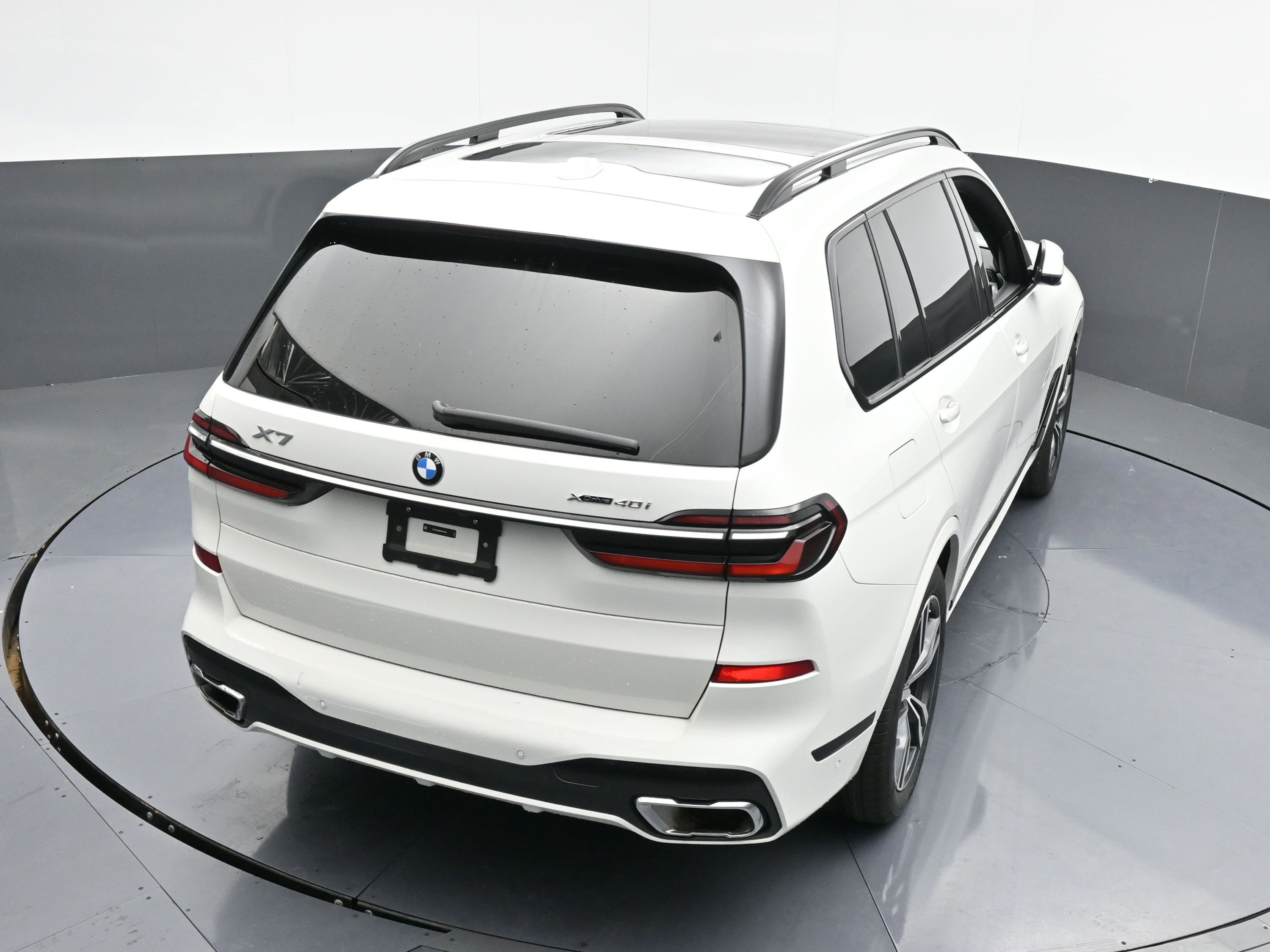 Used 2024 BMW X7 xDrive40i w/ M Sport Package image 39