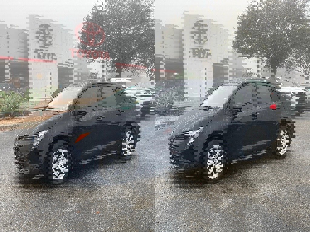 Used 2025 Toyota Corolla LE