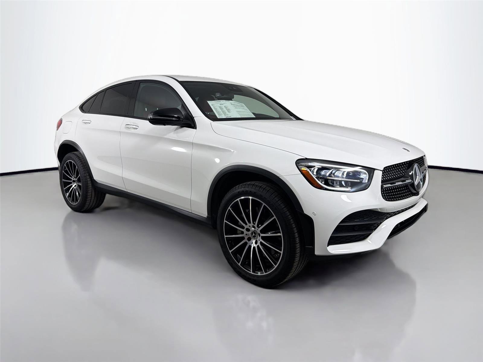 Used 2022 Mercedes-Benz GLC 300 4MATIC Coupe image 4