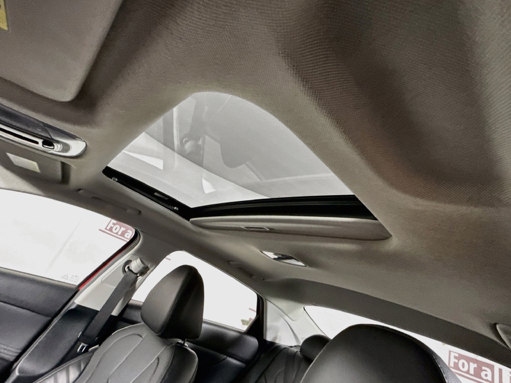 Used 2021 Hyundai Elantra Limited w/ Cargo Package FWD image 11