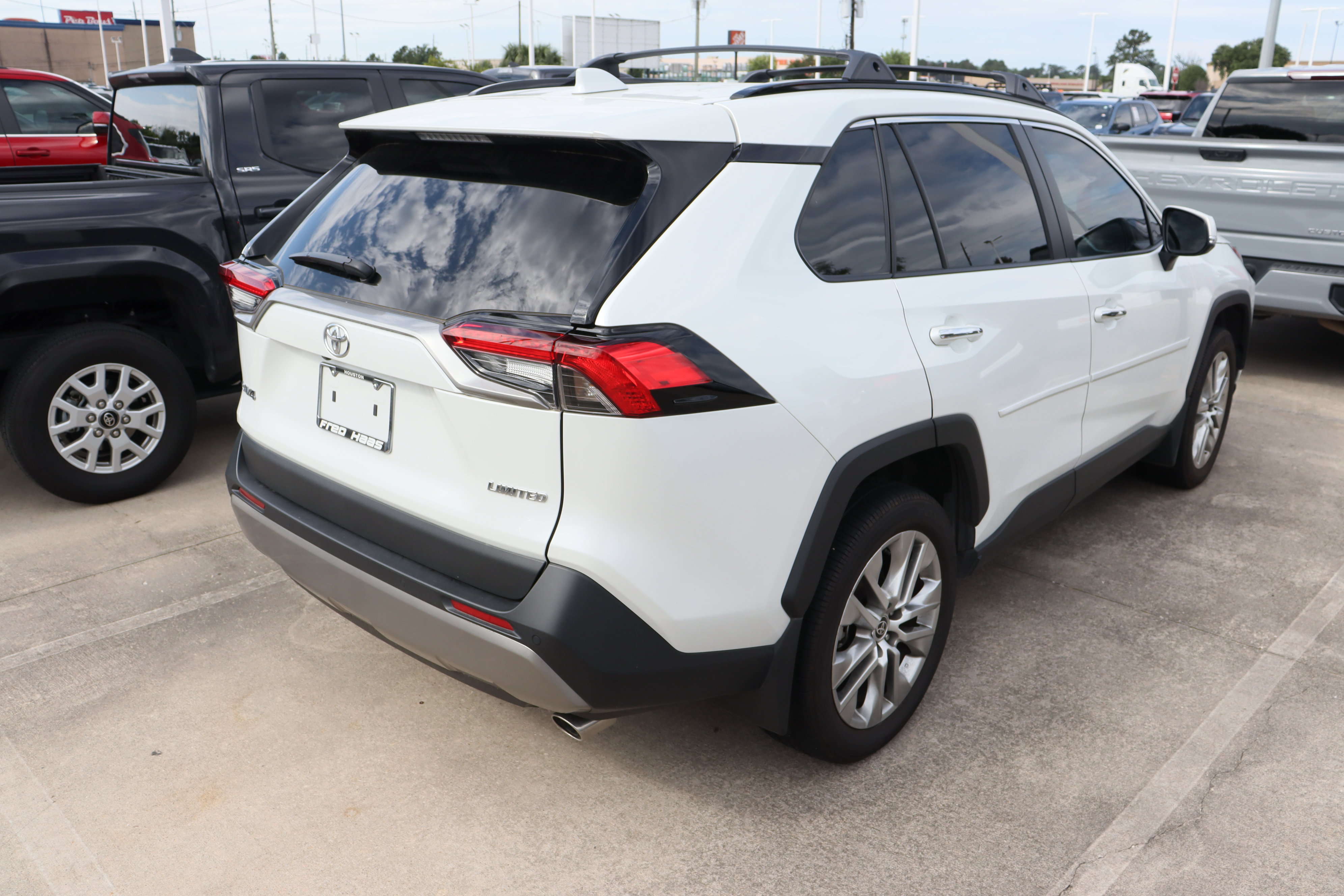 Used 2025 Toyota RAV4 Limited image 11