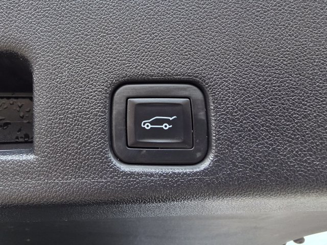 Used 2024 Chevrolet Traverse LT FWD image 22