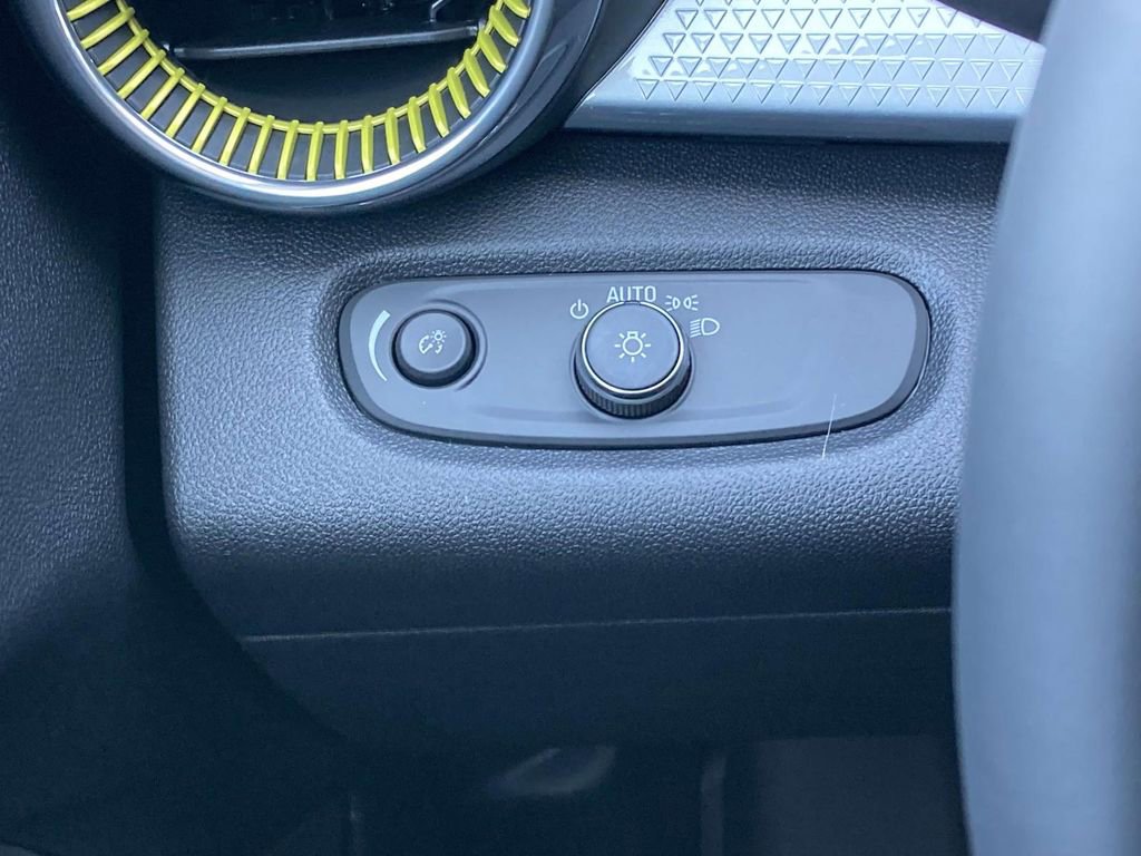 New 2026 Chevrolet Trax LT w/ Driver Confidence Package image 26