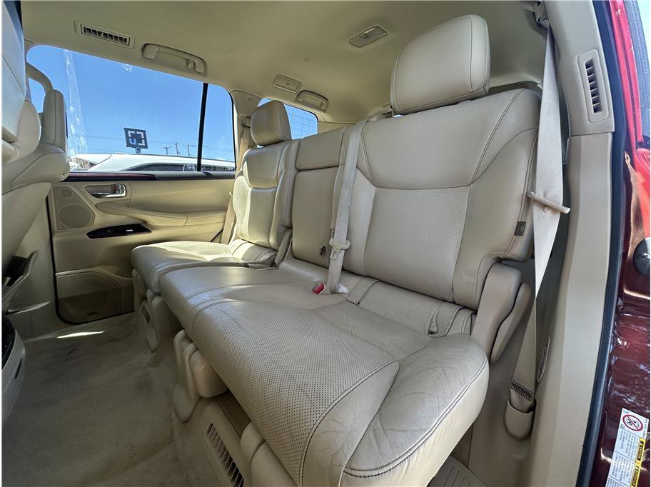 Used 2013 Lexus LX 570 4WD w/ Luxury Pkg image 16