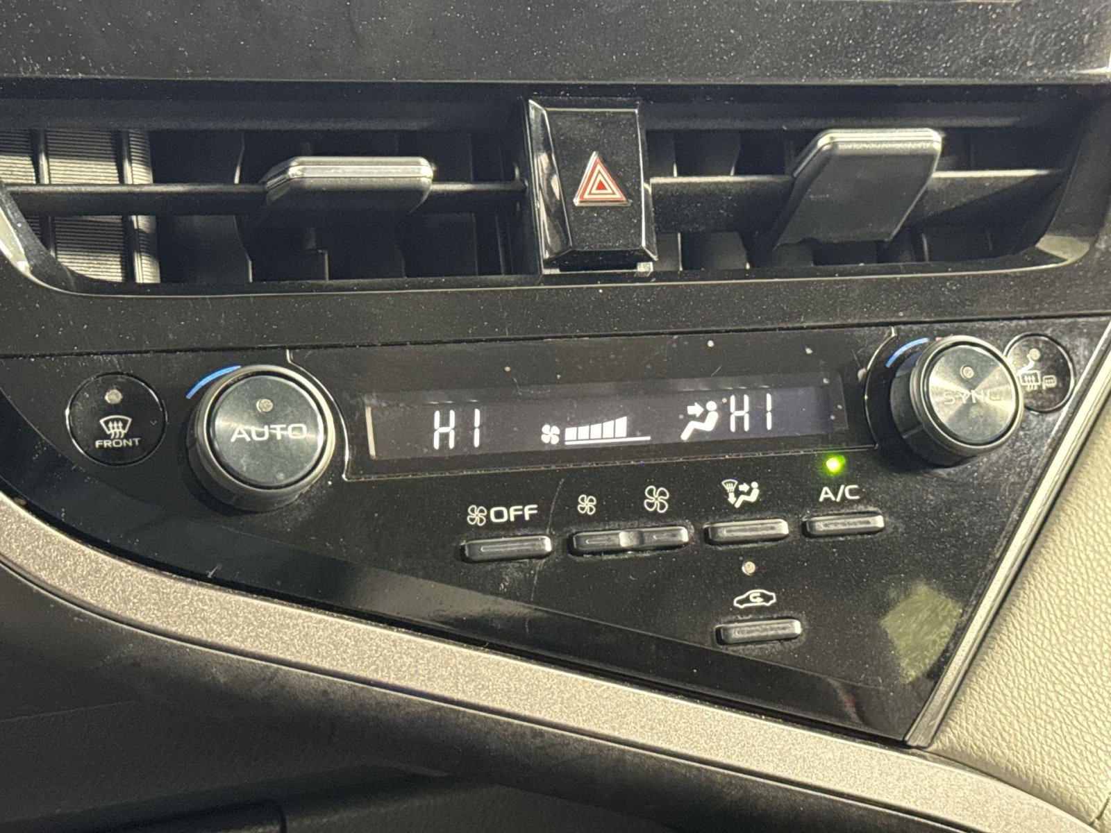 Used 2023 Toyota Camry SE image 25