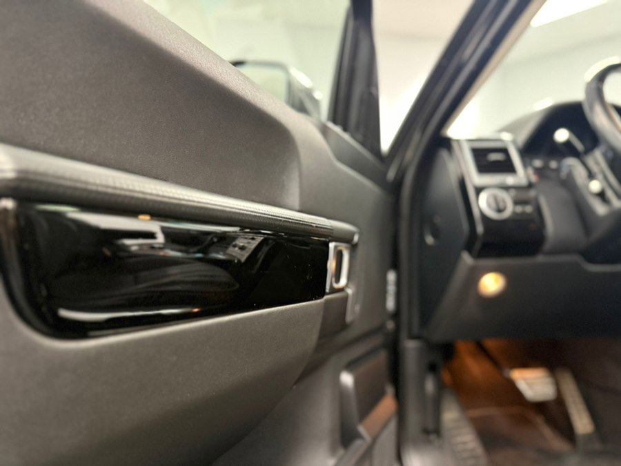 Used 2011 Land Rover Range Rover Supercharged AWD/4WD image 33