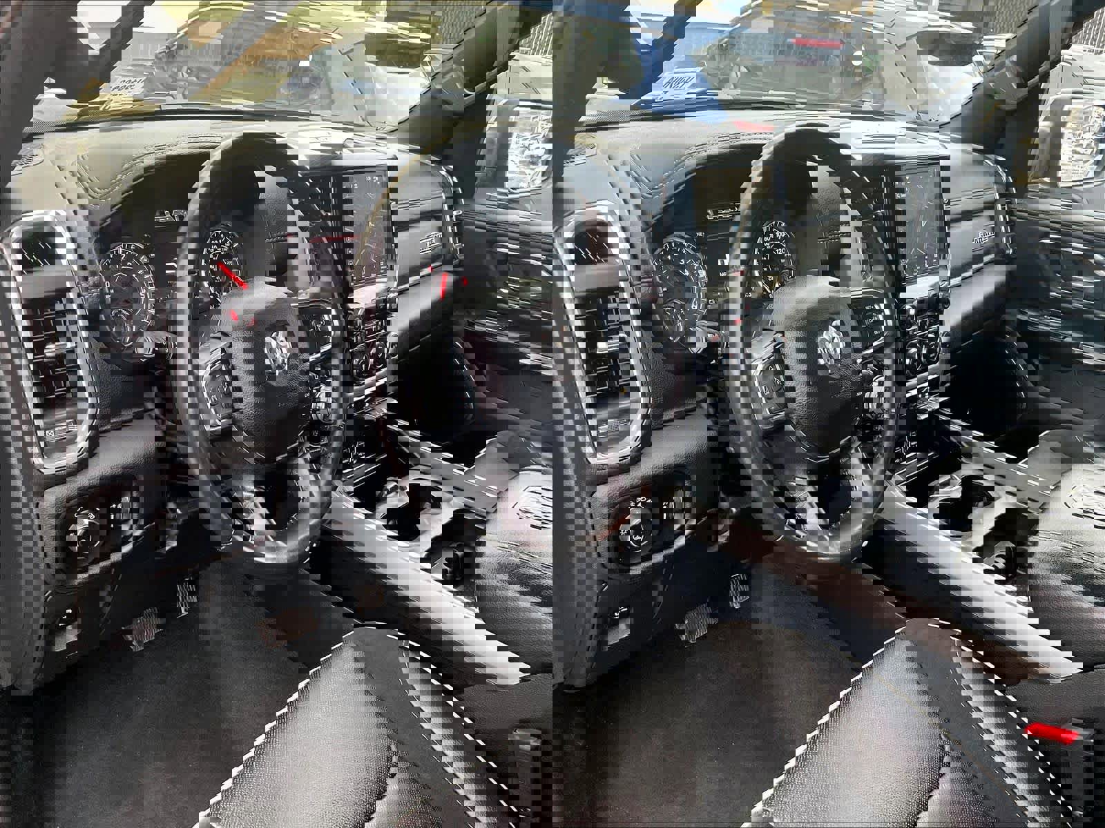 Used 2024 RAM 1500 Laramie image 8