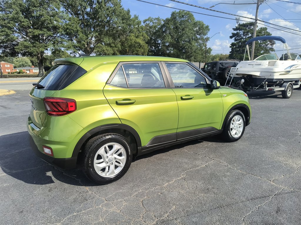 Used 2022 Hyundai Venue SE image 5