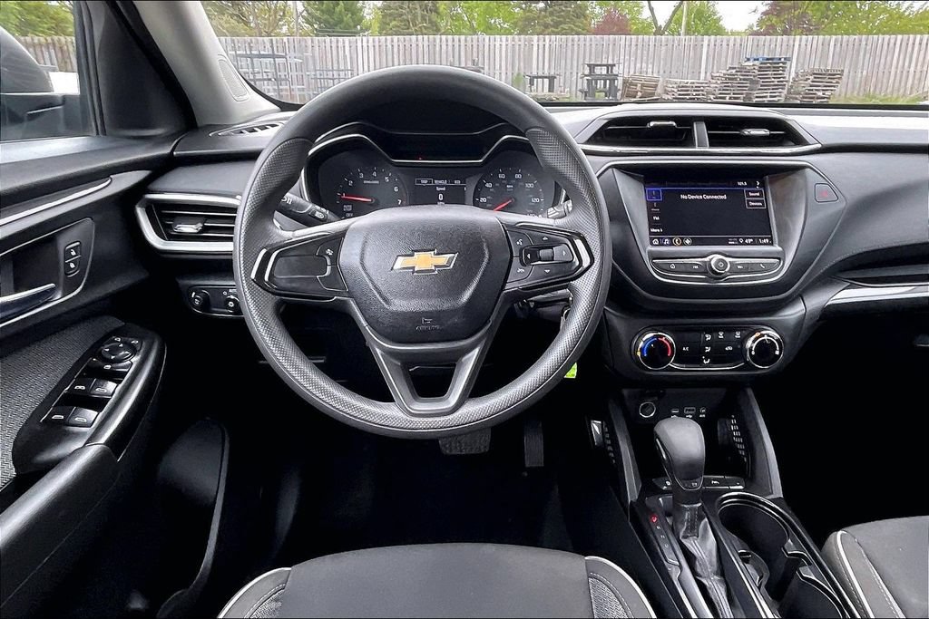 Used 2022 Chevrolet TrailBlazer LS FWD image 5