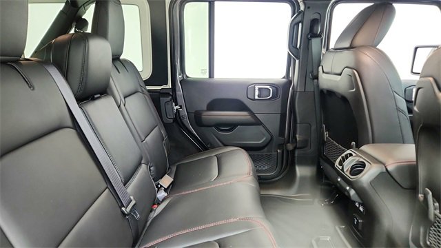Used 2025 Jeep Wrangler Unlimited Rubicon image 25