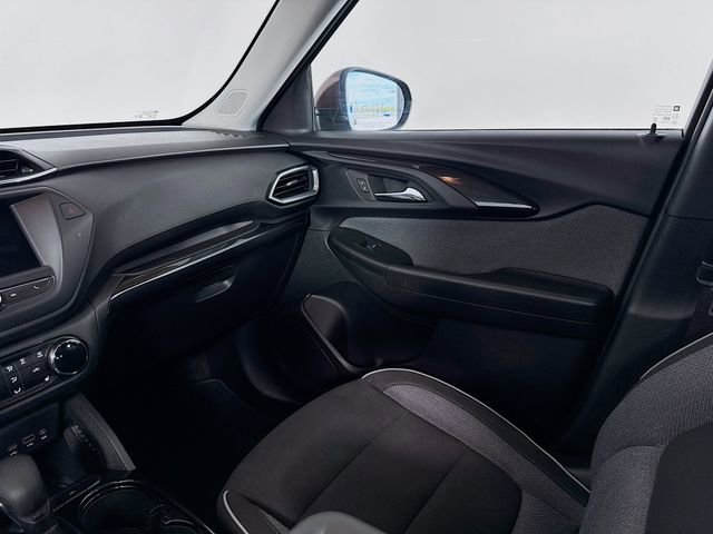 Used 2022 Chevrolet TrailBlazer LT w/ Driver Confidence Package image 24